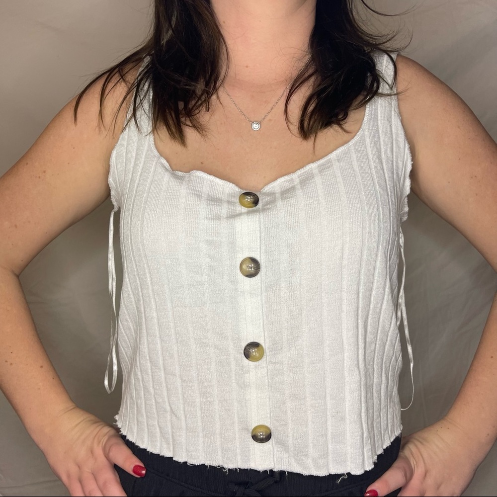 🤍 white button up tank top 🤍